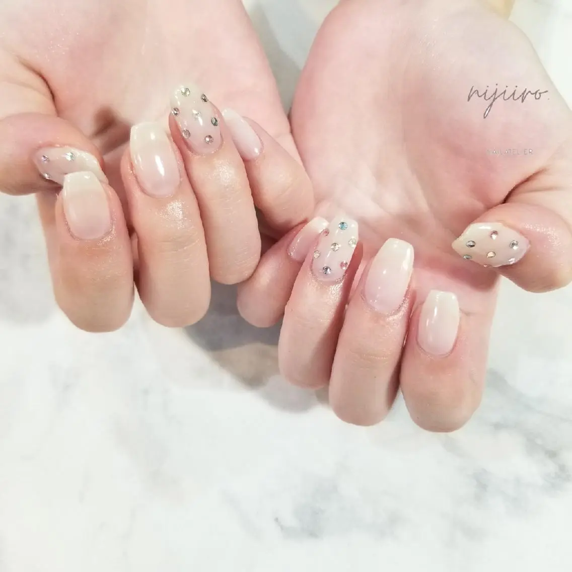 ネイル ストーンネイル ハンドネイル nijiiro🌈 サトウのネイルデザイン