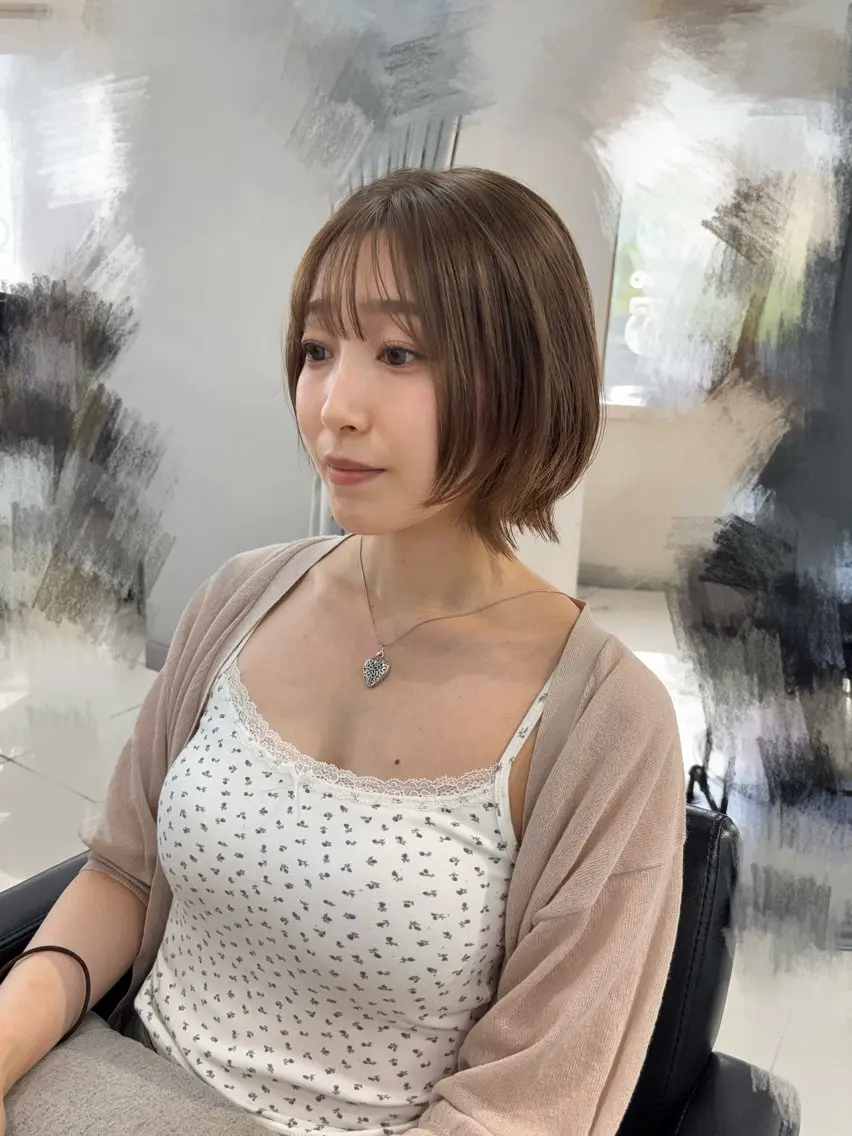 ショート カラー ヘアアレンジ カット ヘアカラー ボブ/透明感ベージュ 🫧クルミ🌟のヘアスタイル