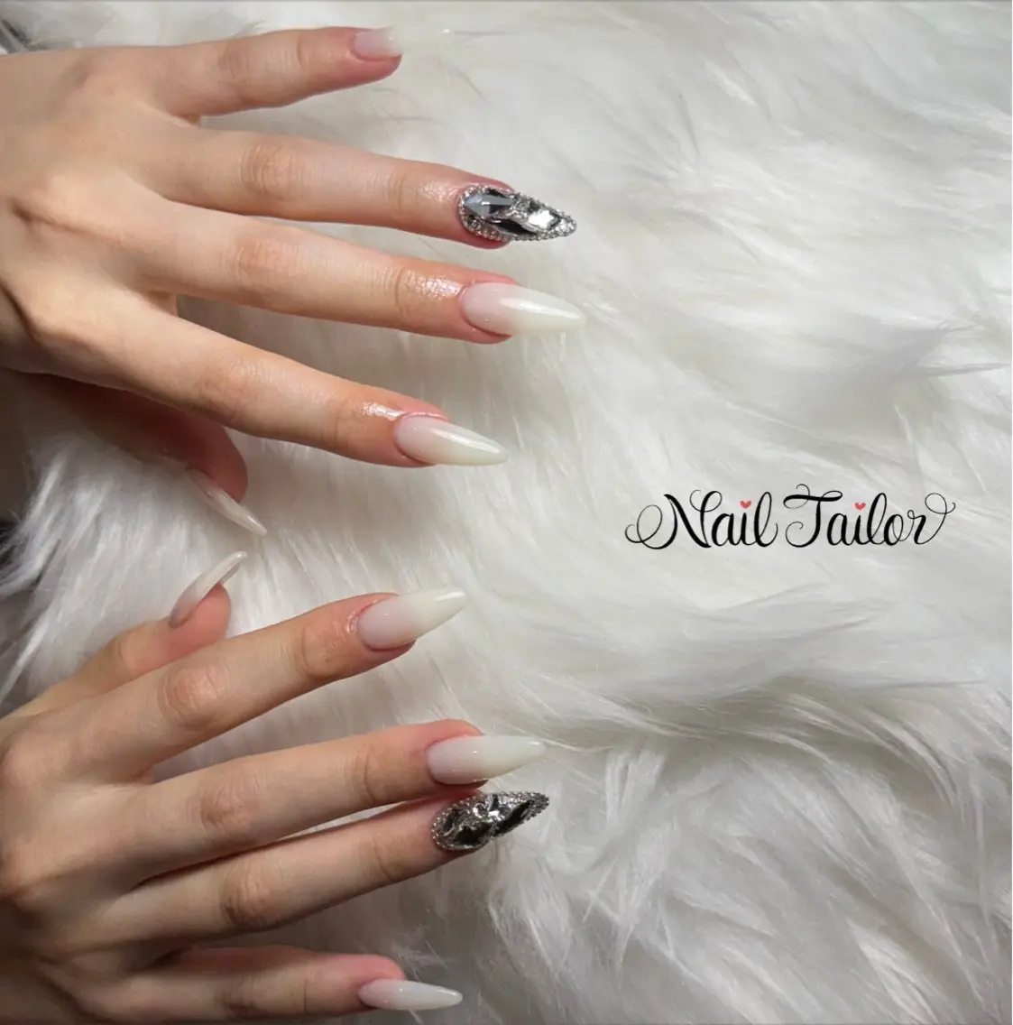 ネイル 成人式 長さ出し キラキラネイル ロングネイル ワンカラーネイル NailTailor ネイルテイラーのネイルデザイン