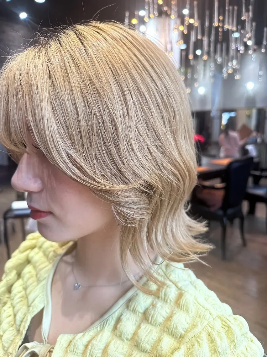 ミディアム カラー ハイトーンカラー カット ヘアカラー トリートメント Wカラーレイヤーカ ット⚡️CHIAKIのヘアスタイル