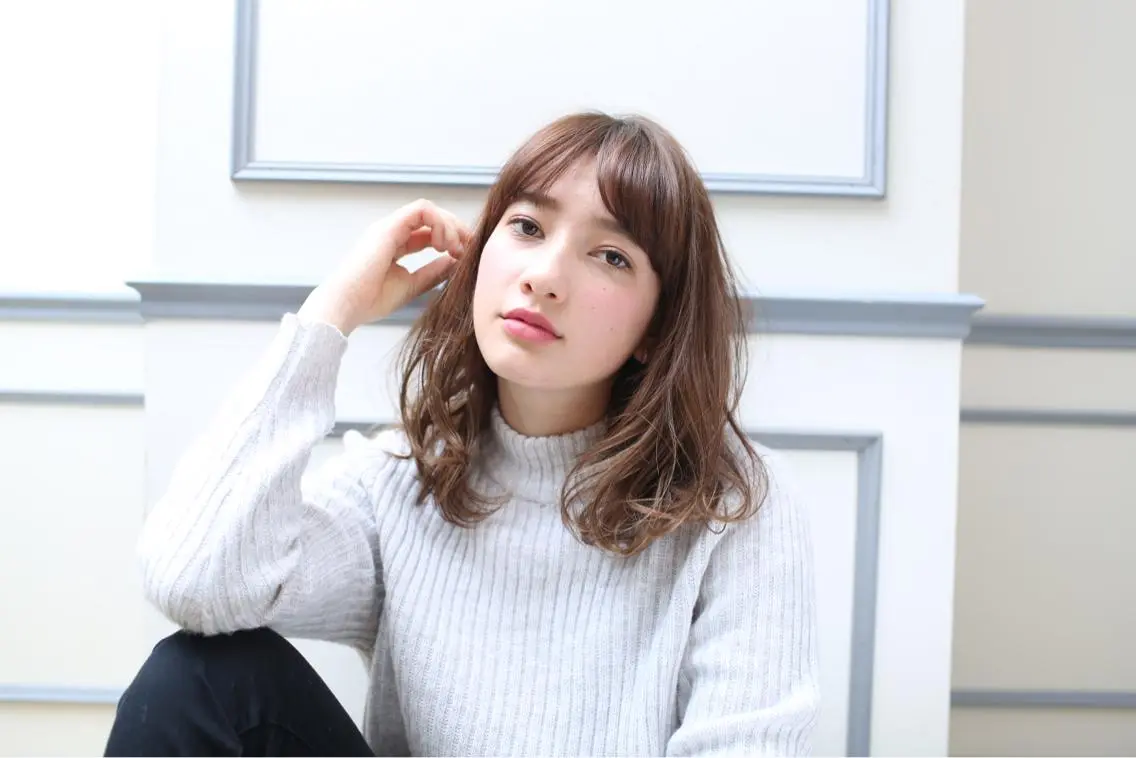 セミロング カラー アッシュ アッシュブラウン ベージュカラー ブリーチ ブラウンカラー 山下 直人のヘアスタイル