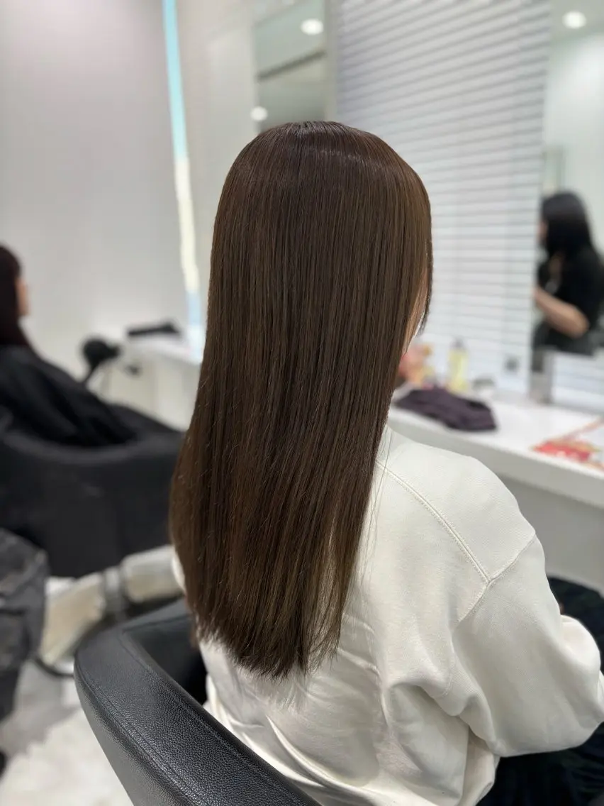 ロング カラー ヘアカラー トリートメント ヘッドスパ ヘアセット 流行りの透明感カラー ×縮毛矯正🤍ユウのヘアスタイル