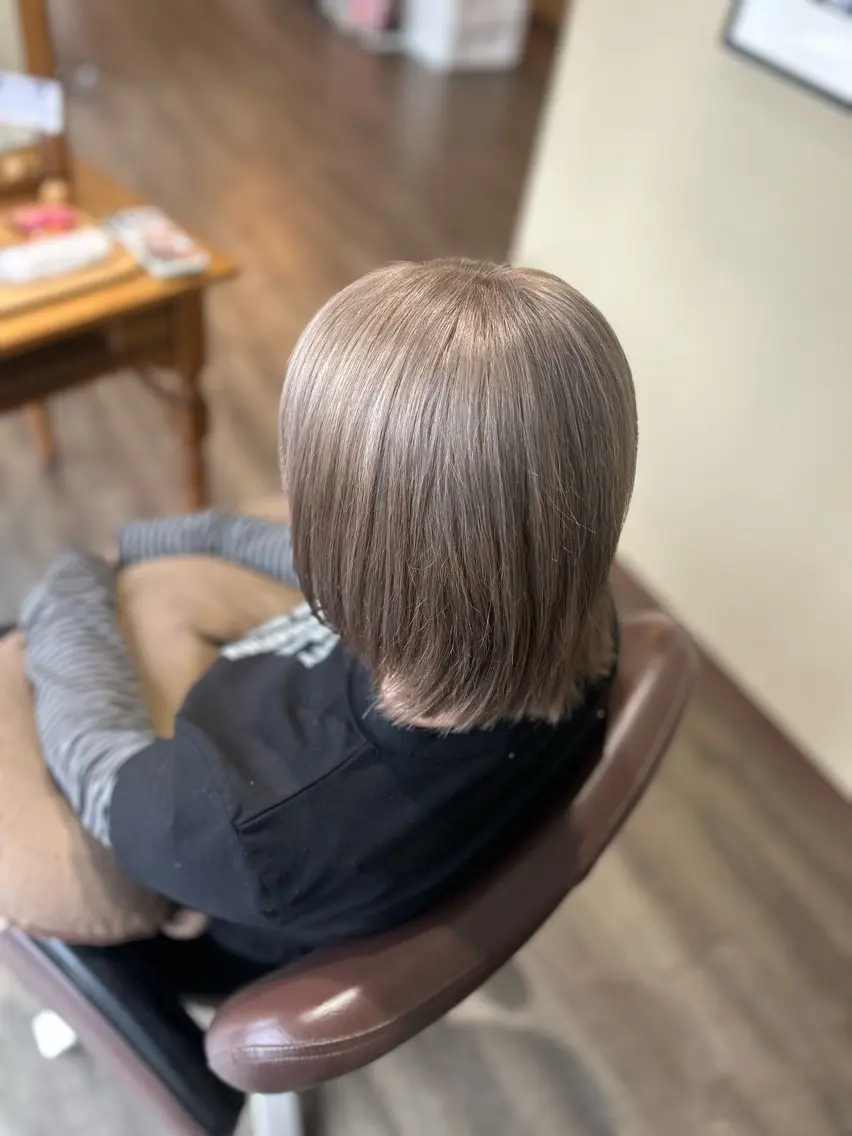 ショート カット ヘアカラー 井上 花音のヘアスタイル