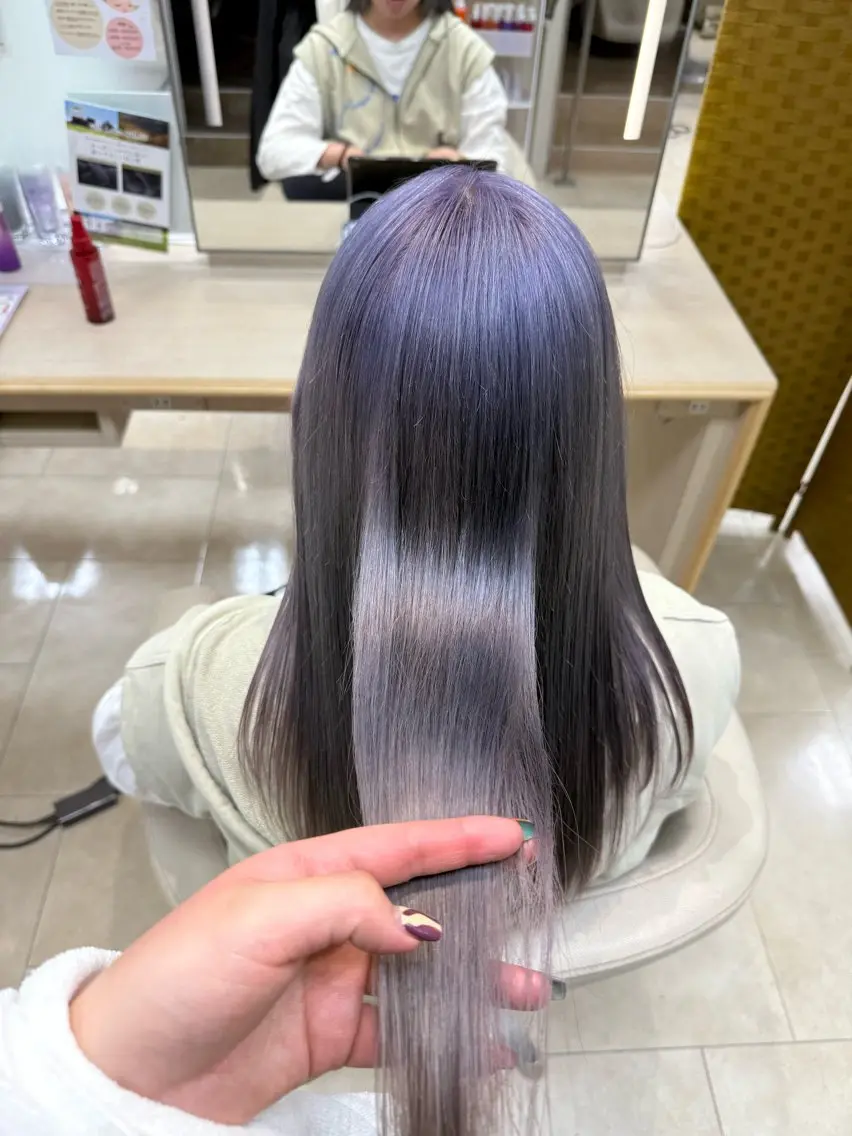 ロング ヘアカラー 岡田 和馬のヘアスタイル