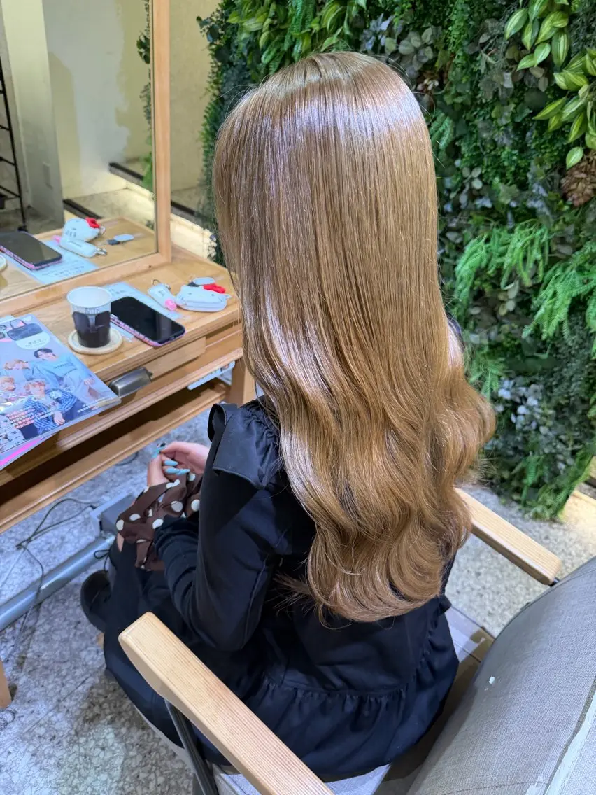 ロング カラー 吉良祐樹 艶カラー／縮毛矯正のヘアスタイル