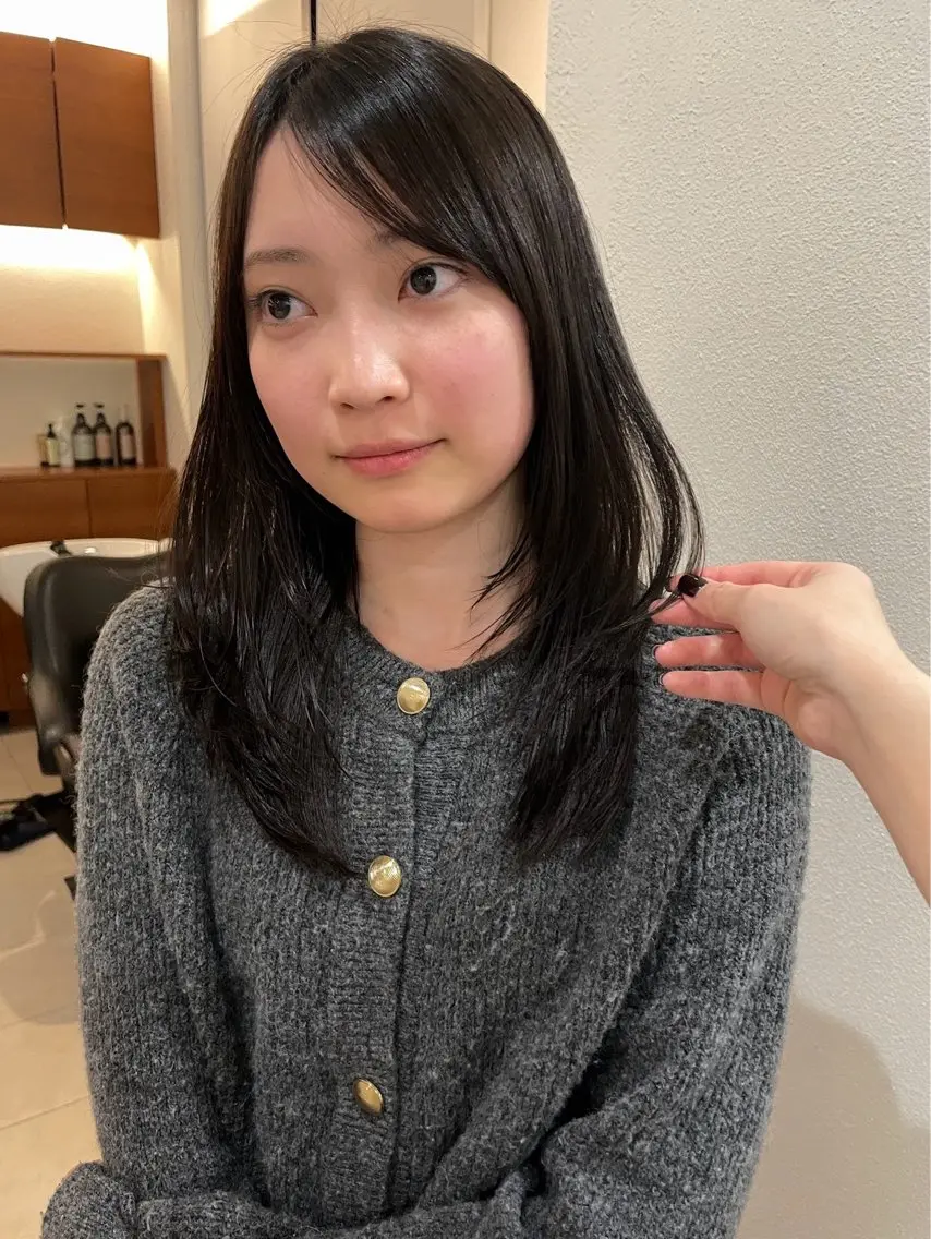セミロング カラー 透明感カラー カット ヘアカラー 抜け感ボブ×パーマ ｜kazaneのヘアスタイル