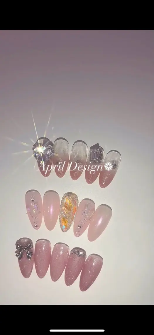 ネイル ジェルネイル グラデーション キラキラネイル 韓国ネイル リボン SOM NAILのネイルデザイン