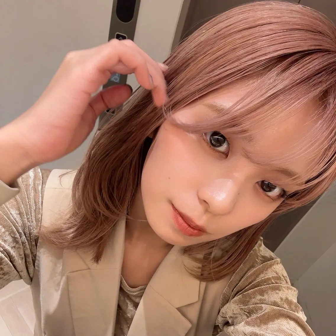 ミディアム カラー ヘアカラー トリートメント 透明感カラー/レイ ヤー/Nana🌈のヘアスタイル