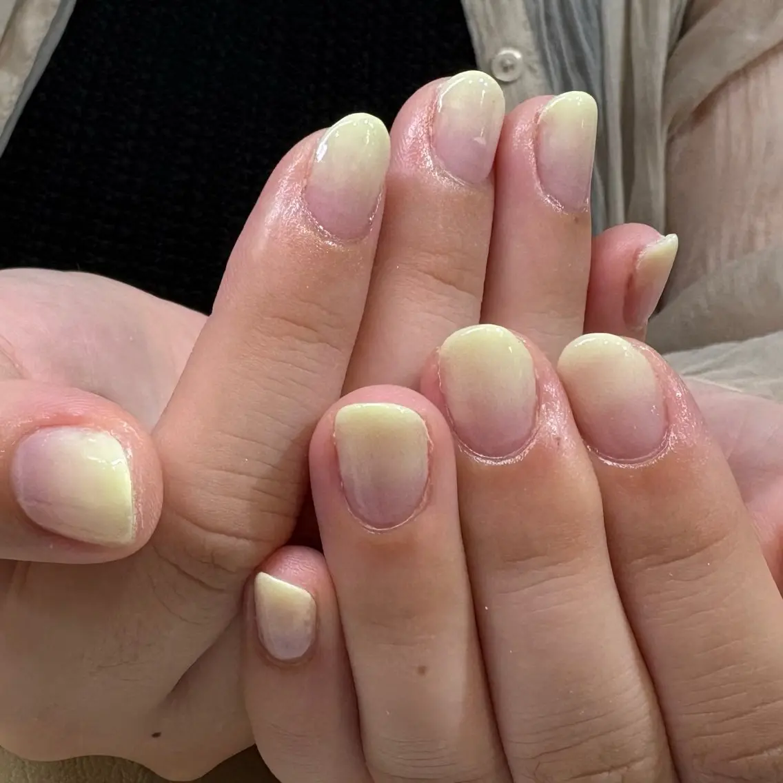 ネイル ジェルネイル グラデーション パラジェル ハンドネイル 【ナクレネイル】川崎 rioのネイルデザイン