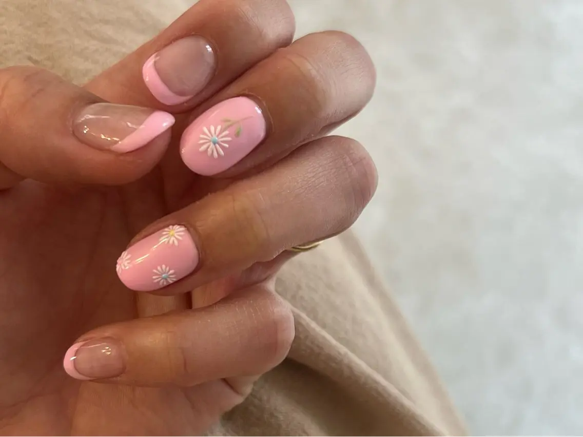 ネイル フラワーネイル フレンチネイル ピンク sode shioriのネイルデザイン