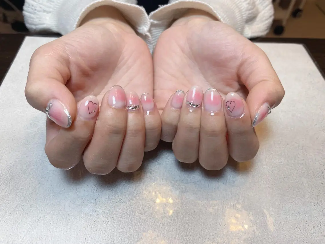 ネイル チークネイル ジェルネイル ゴールド ミラーネイル パラジェル ハンドネイル BLANC.nail yuuのネイルデザイン