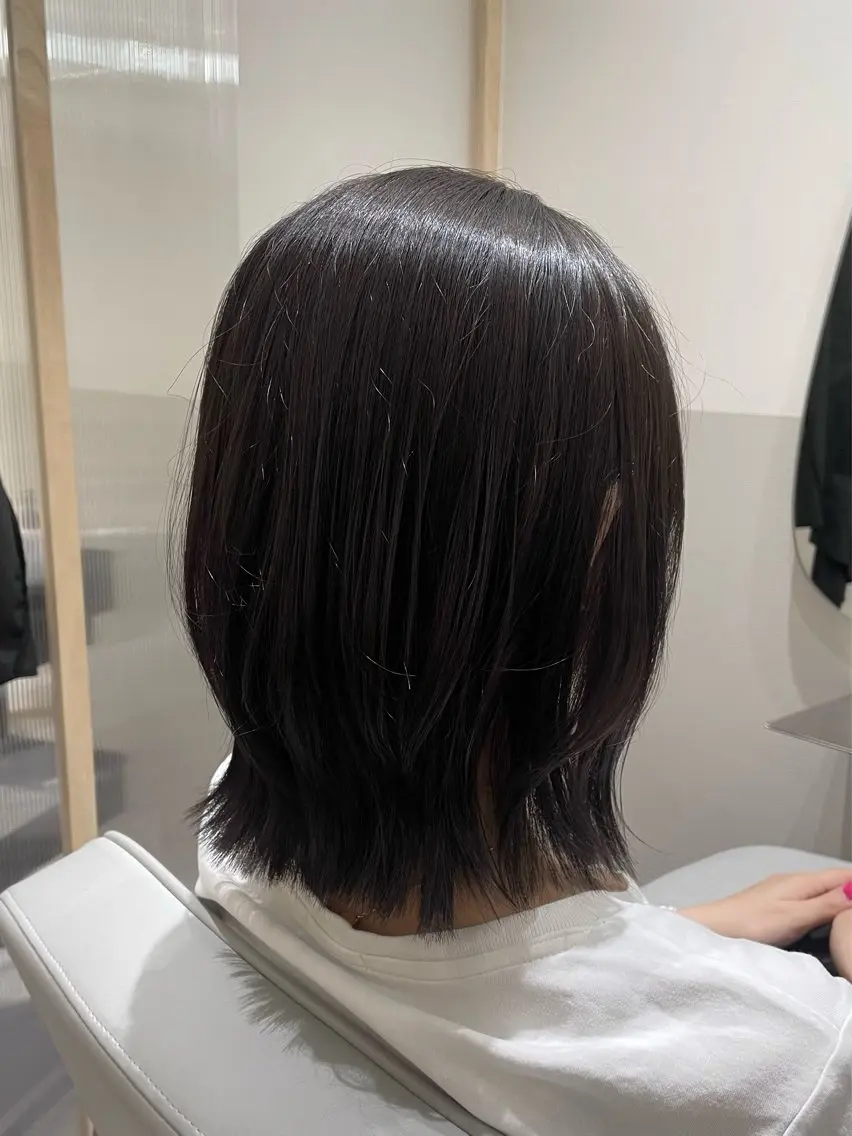 ミディアム カラー グレージュ くびれヘア レイヤーカット 外ハネヘア 髪質改善✨Zina浦 安/個室🌈YUKIのヘアスタイル