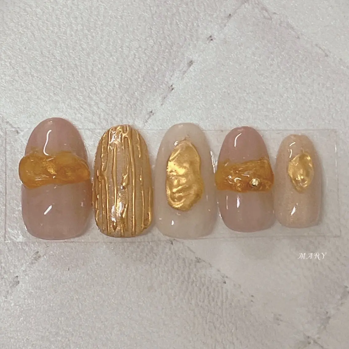 ネイル ゴールド ミラーネイル ニュアンスネイル ハンドネイル Mary nail .narumiのネイルデザイン