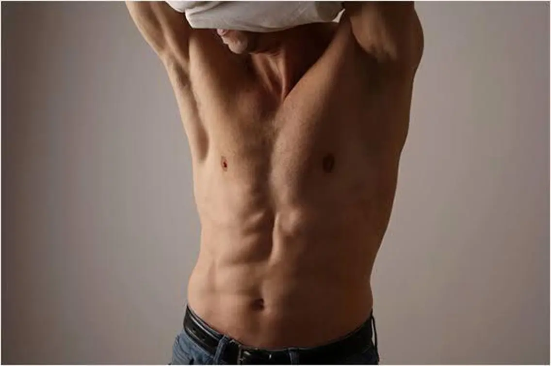 男性全身脱毛(ヒゲ、VIO無し）メンズの写真