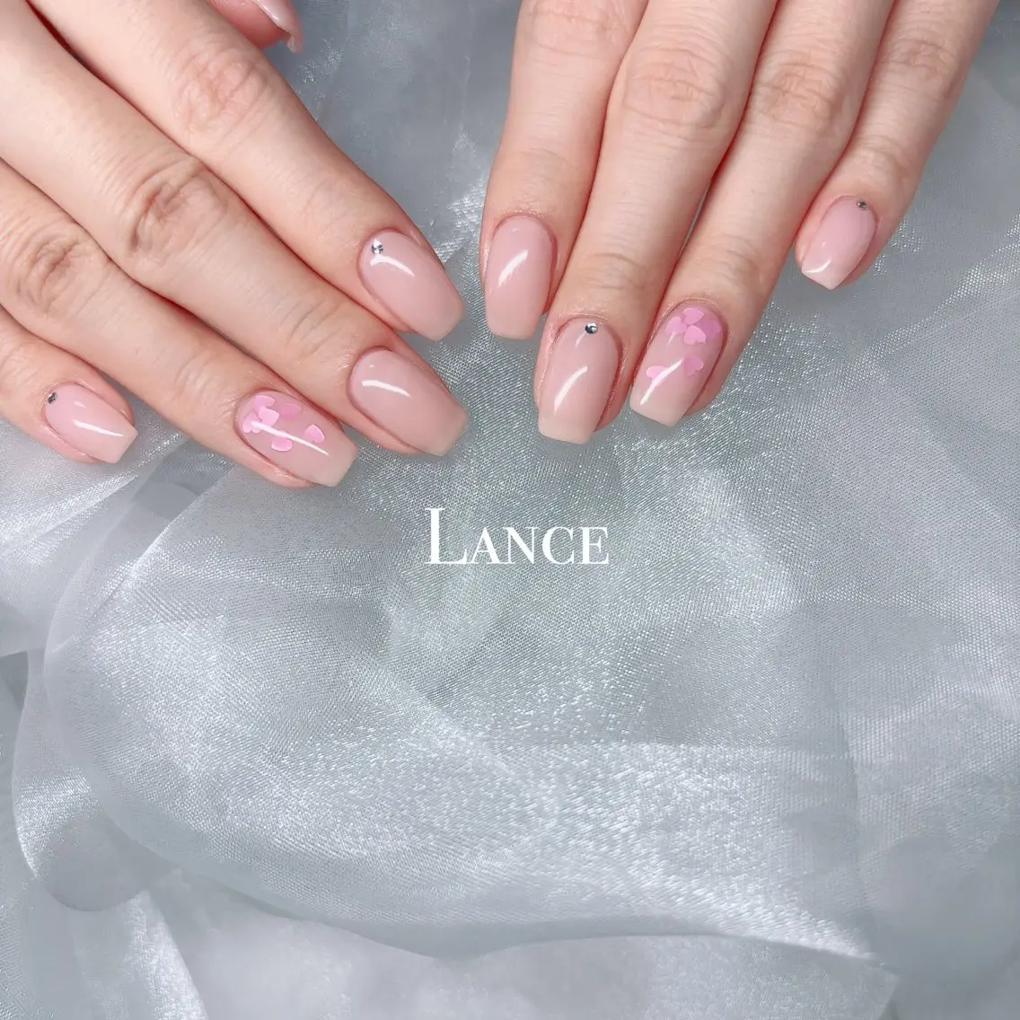 ネイル フレンチネイル キラキラネイル 韓国ネイル 春ネイル ワンホンネイル ハンドネイル Lance nailのネイルデザイン
