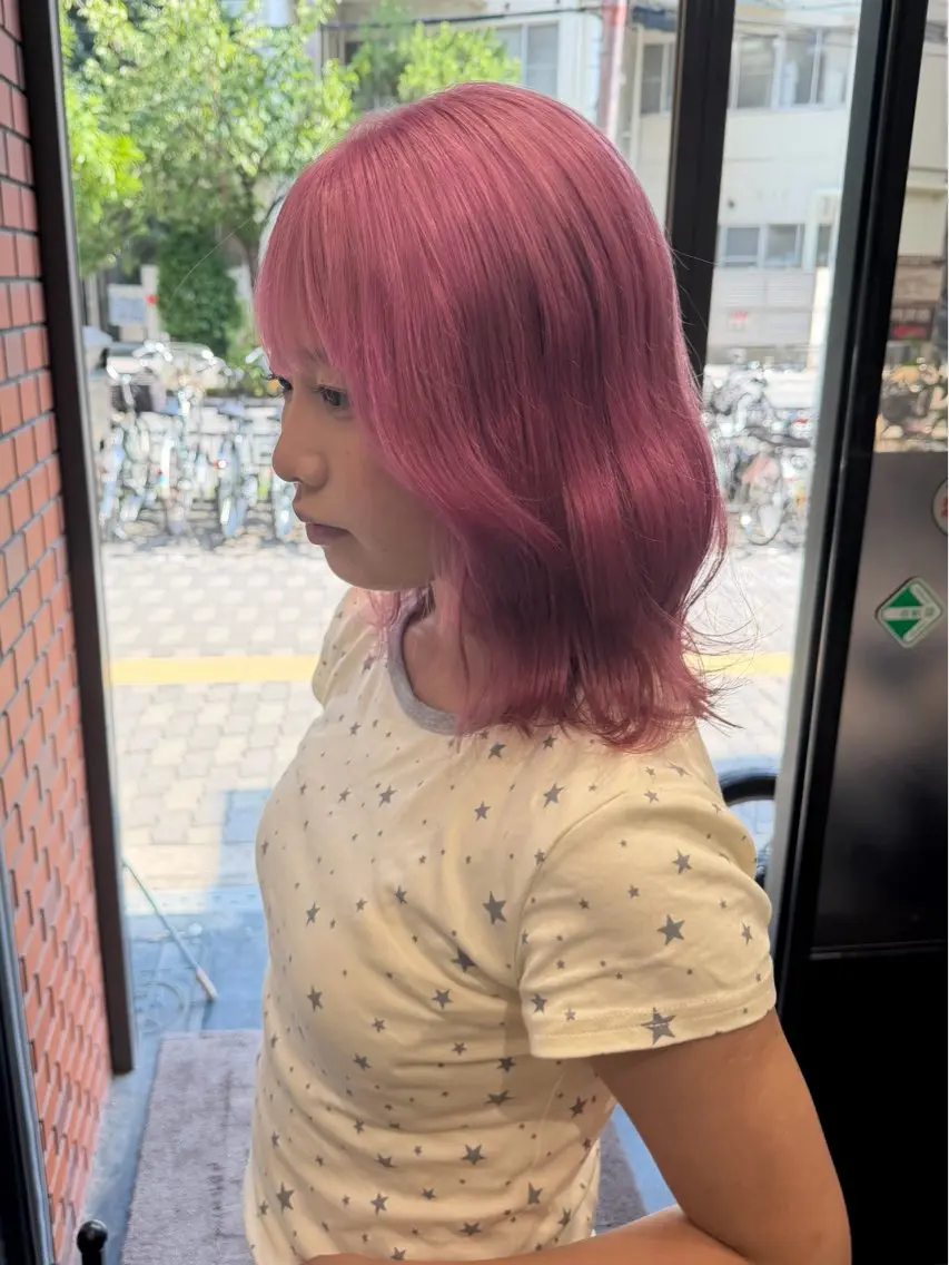 ミディアム カラー ブリーチ ピンクカラー ヘアカラー トリートメント Karin／ レイヤー🥀のヘアスタイル