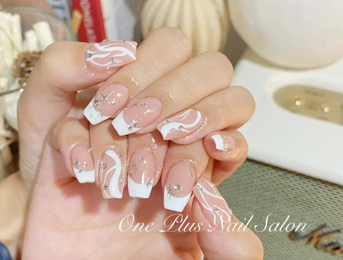 ネイル One Plus Nail Salonのネイルデザイン