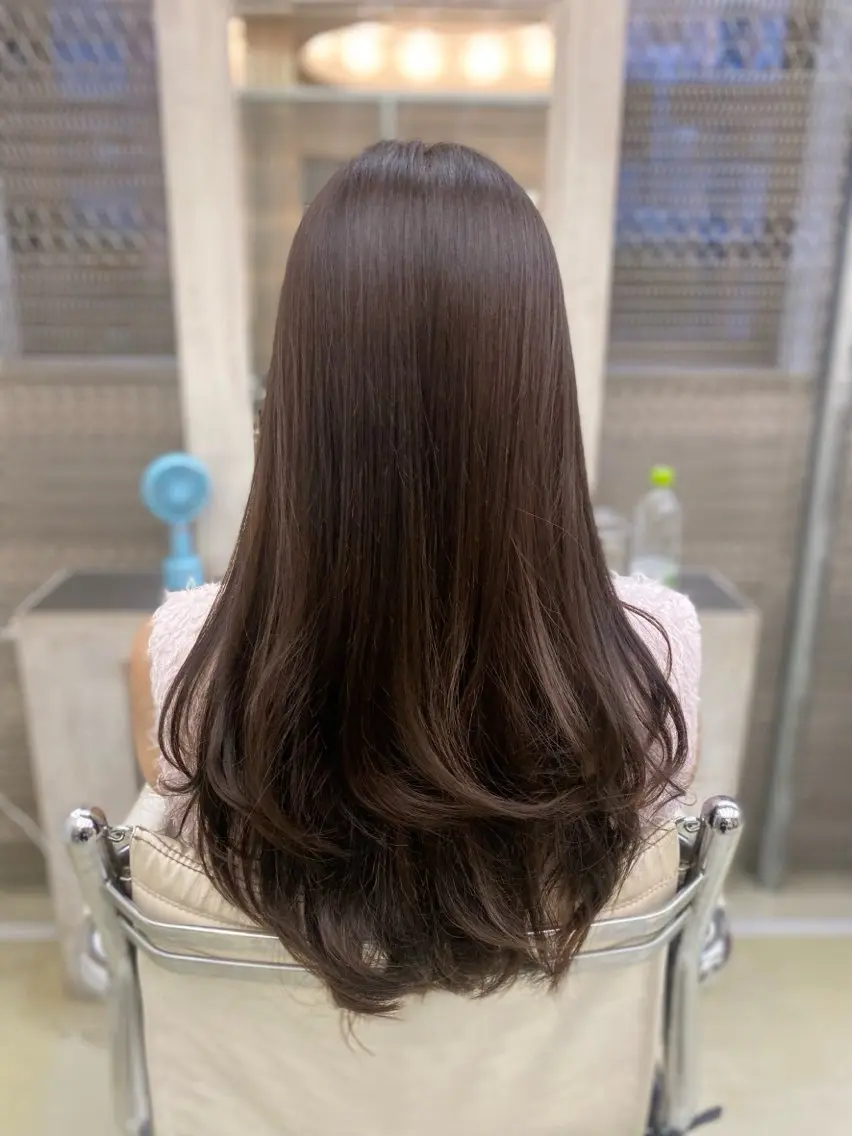 ロング カラー 小林 栞菜のヘアスタイル