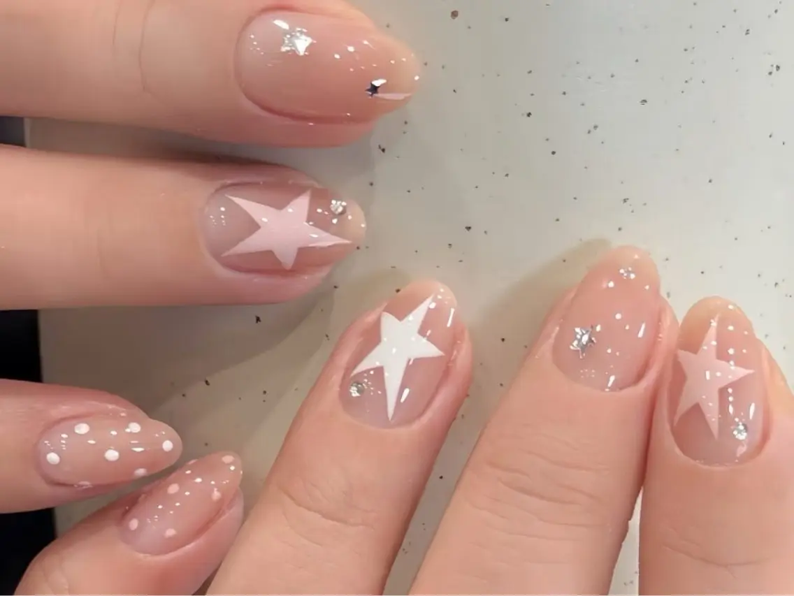 ネイル アートネイル オーロラネイル チークネイル フレンチネイル ガラスフレンチ ハンドネイル 🎀🎀YooLi Nail Salonのネイルデザイン