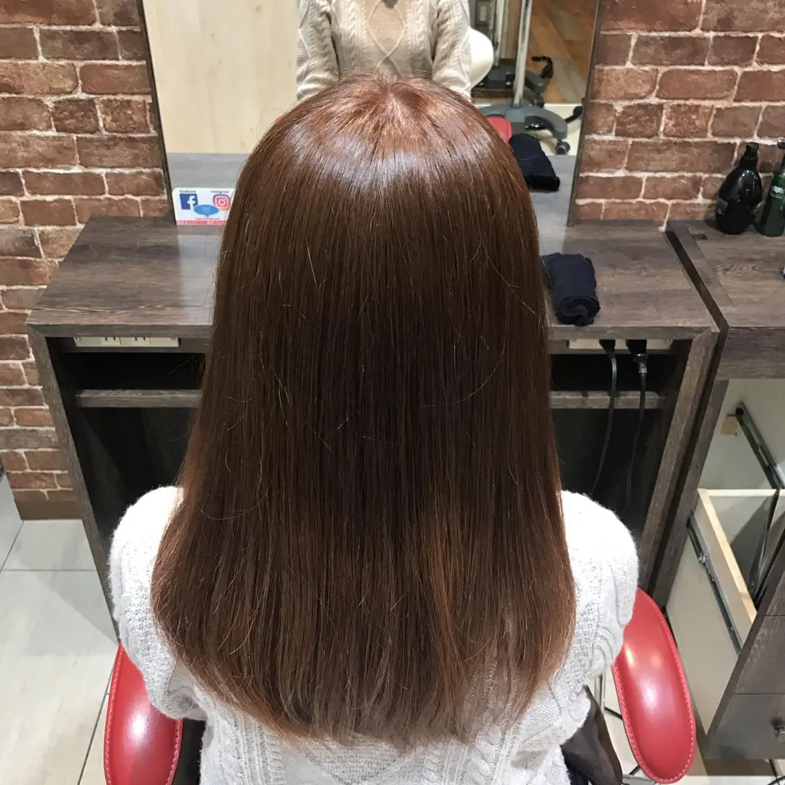 カラー ベージュカラー ブリーチ グラデーションカラー コミヤ チナミのヘアスタイル