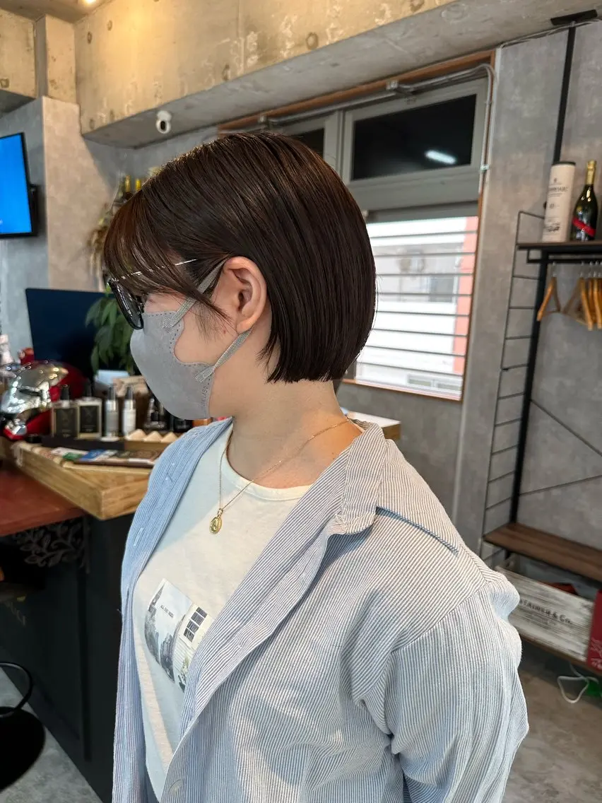ショート 切りっぱなしボブ ショートボブ ハンサムショート 丸みショート ボブ カット ヘアカラー トリートメント モテ髪/ボブ/ショー ト/アダチフウトのヘアスタイル