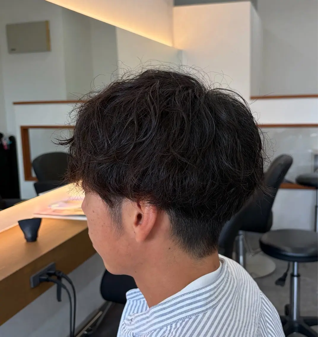 パーマ メンズ ショートボブ メンズバレイヤージュ メンズブリーチ メンズハイライト メンズハイトーン カット パーマ トリートメント 神田 姫奈|郡山 |レイヤーカットのヘアスタイル
