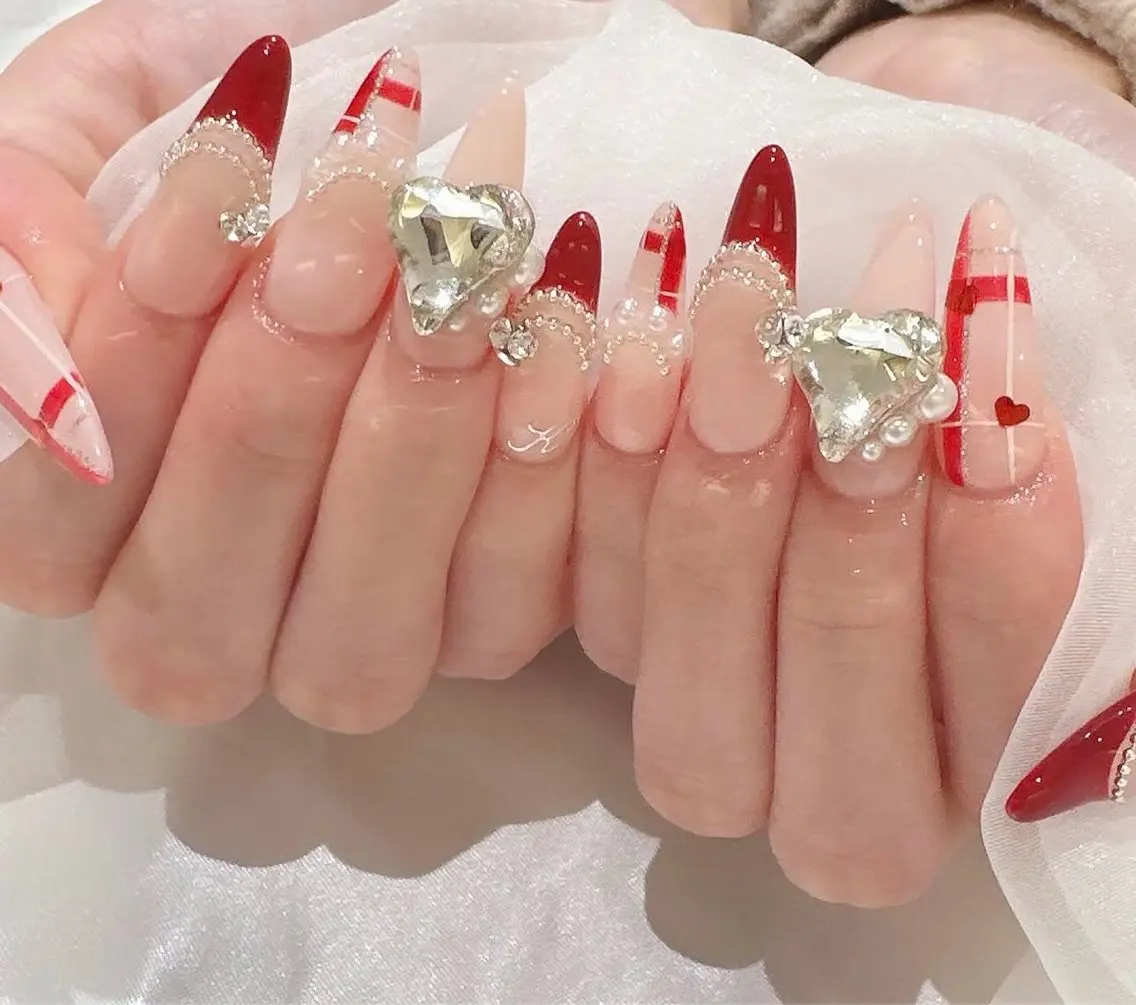 ネイル グラデーション キラキラネイル ワンカラーネイル 冬ネイル Jenn Nail Salonのネイルデザイン