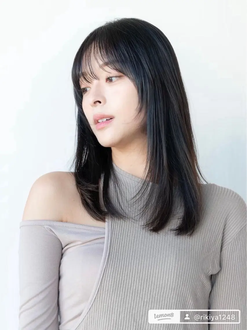 ミディアム カラー アッシュ ダークアッシュ レイヤー似合わせ 透明感カラーりきやのヘアスタイル