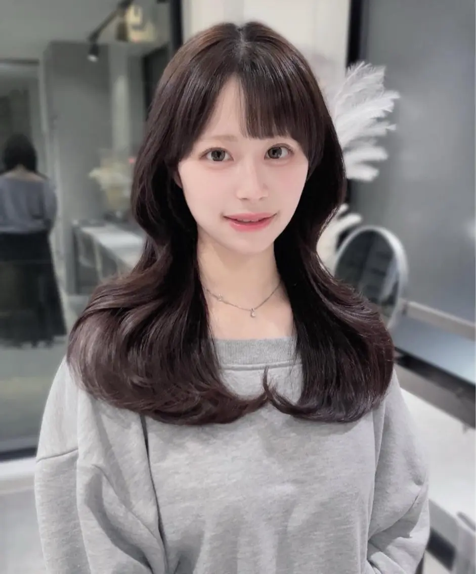ロング くびれヘア 顔まわりレイヤー 顔周りカット ヨシンモリ 韓国風ヘア カット 葵 韓国オタク美容師 レイヤーカットのヘアスタイル