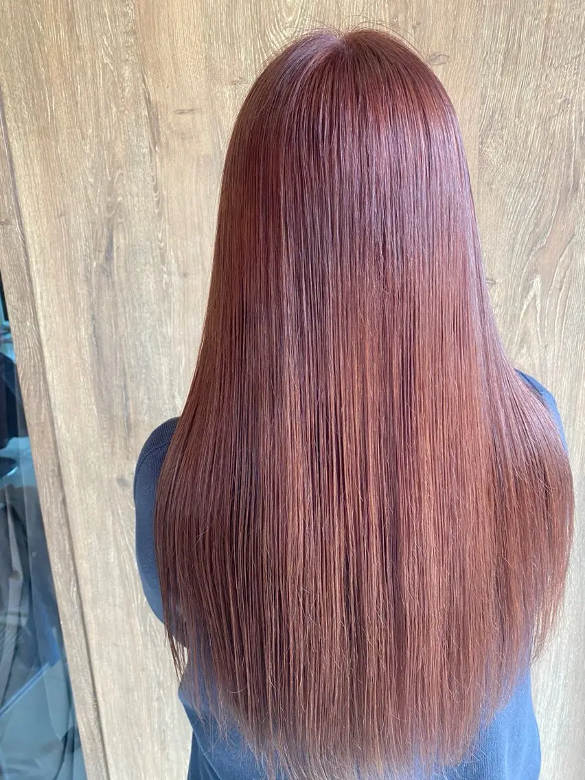 ロング カラー 小坂 麻綾のヘアスタイル