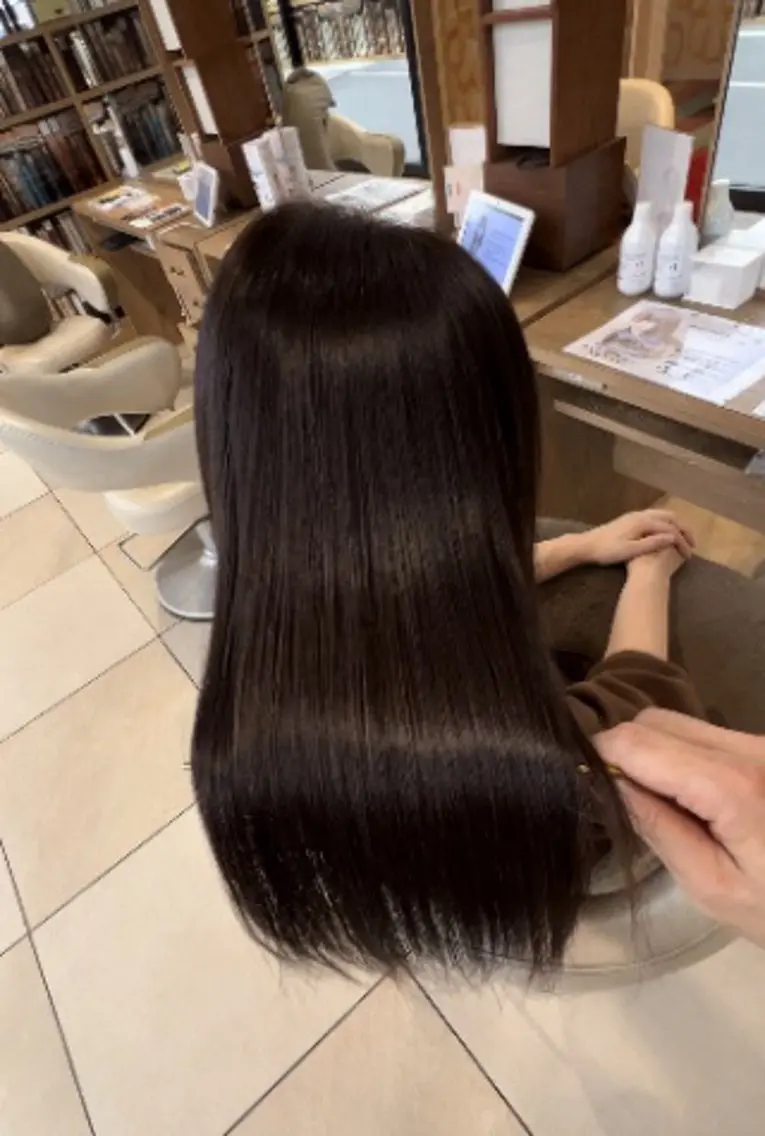 ロング EARTH 新宮店のヘアスタイル