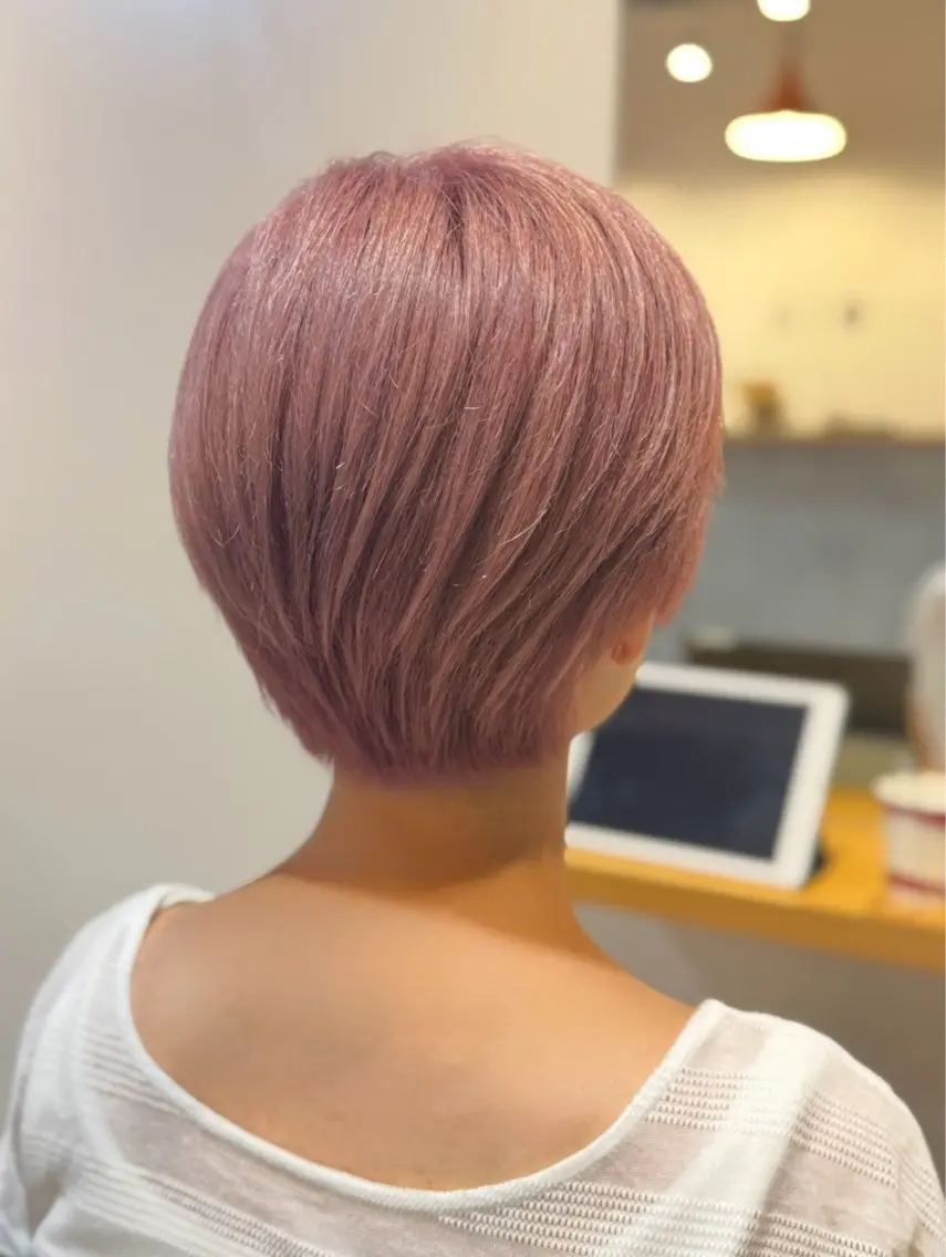 ショート カラー ベージュカラー ピンクカラー ピンクベージュ ショートヘア カット ヘアカラー MIA 菅原のヘアスタイル