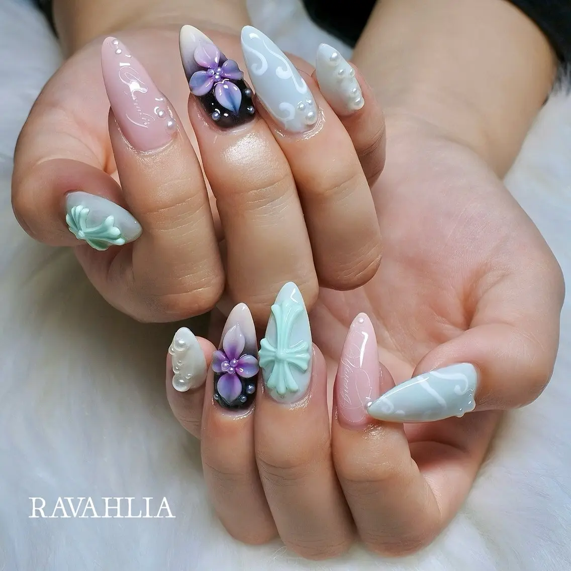ネイル ハンドネイル nail room RAVAHLIAのネイルデザイン