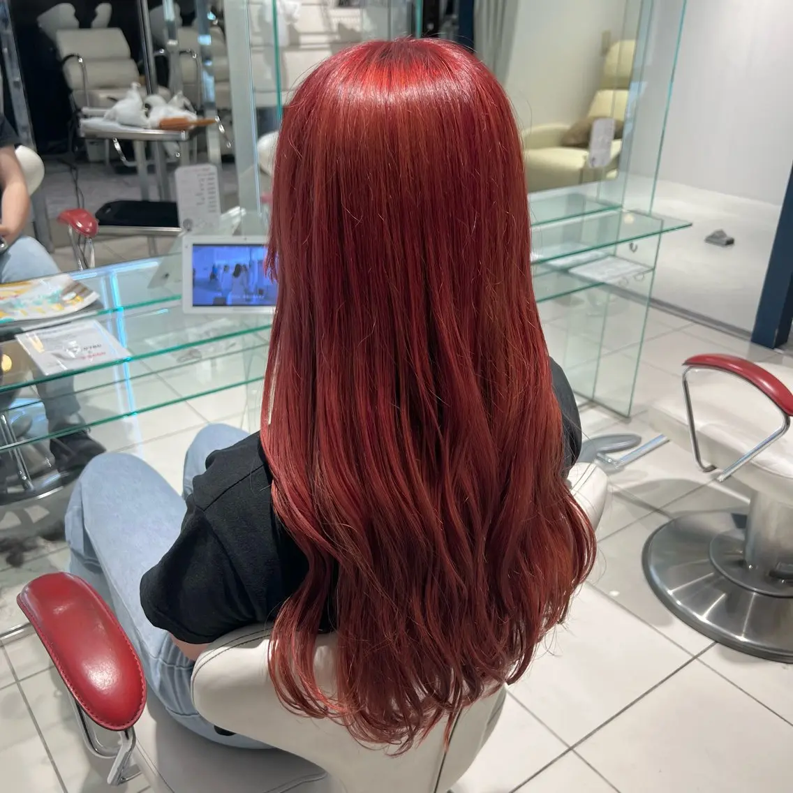 ロング カラー レッドカラー ヘアカラー トリートメント stylist 🐶内藤 成香のヘアスタイル