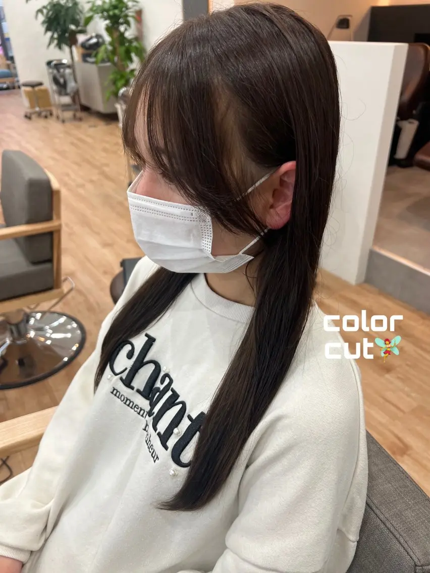 ロング オグニ ヒマリのヘアスタイル
