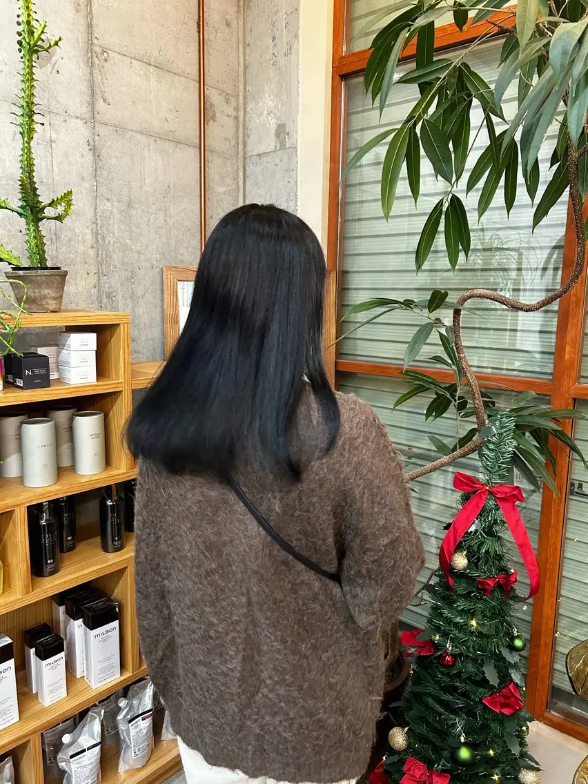 ロング カラー 黒髪 ブルーカラー ブルーブラック 透明感カラー ヘアカラー 顔周りレイヤー/ ふわあいりのヘアスタイル