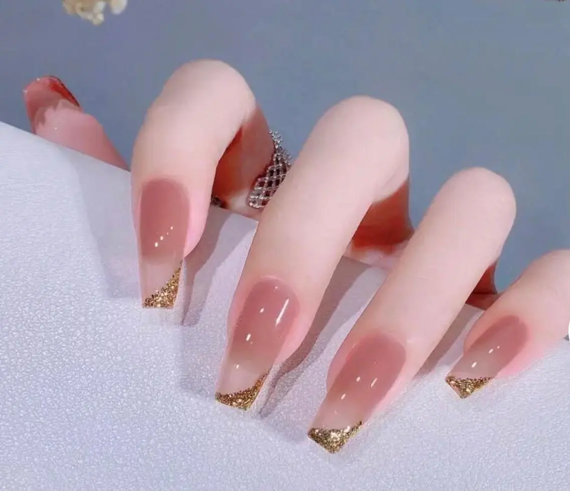 ネイル ハンドネイル Queens ciciのネイルデザイン