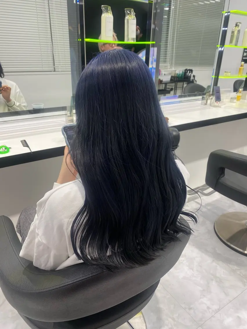 ロング 透明感ブリーチカラー 🌈TOMOHIROのヘアスタイル