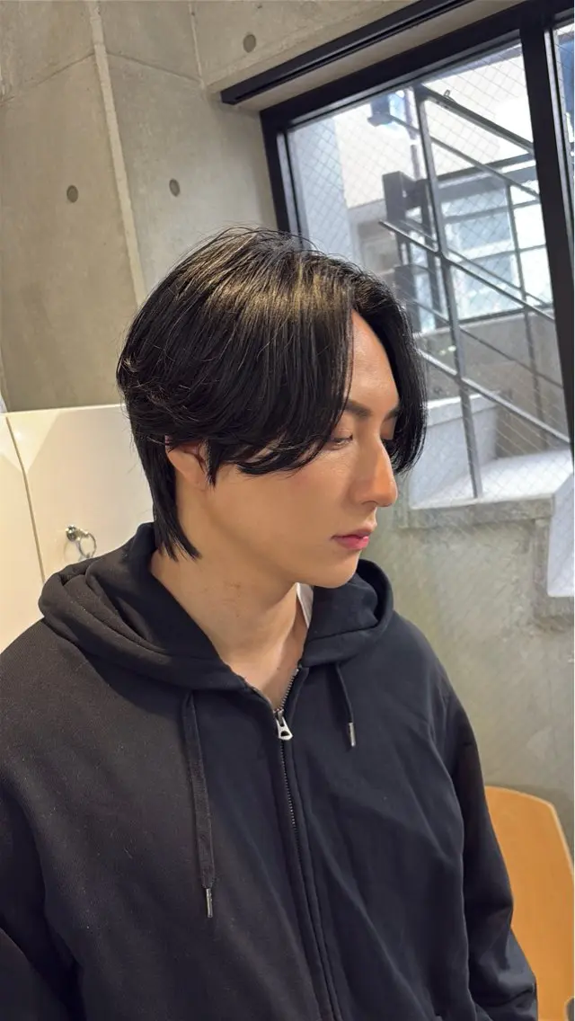 メンズ センターパート メンズパーマ 黒染め落とし メンズミディアムのヘアスタイル