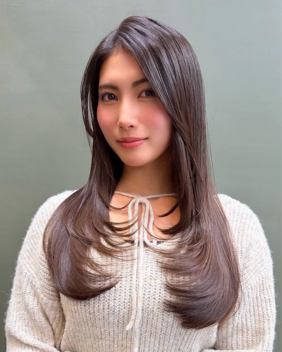 セミロング レイヤーカット カット 縮毛矯正 トリートメント ミディアムレイヤー/ 顔周りカット/金山のヘアスタイル