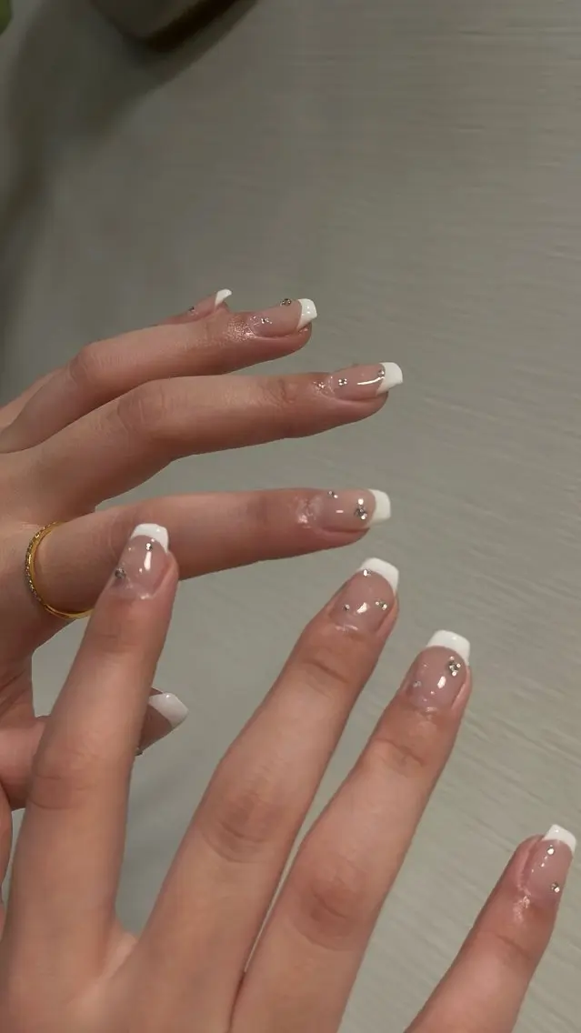 ネイル フラッシュネイル フレンチネイル ハート ラメ(グリッター) ラメグラデーション ハンドネイル SAKU nail 作島茜のネイルデザイン
