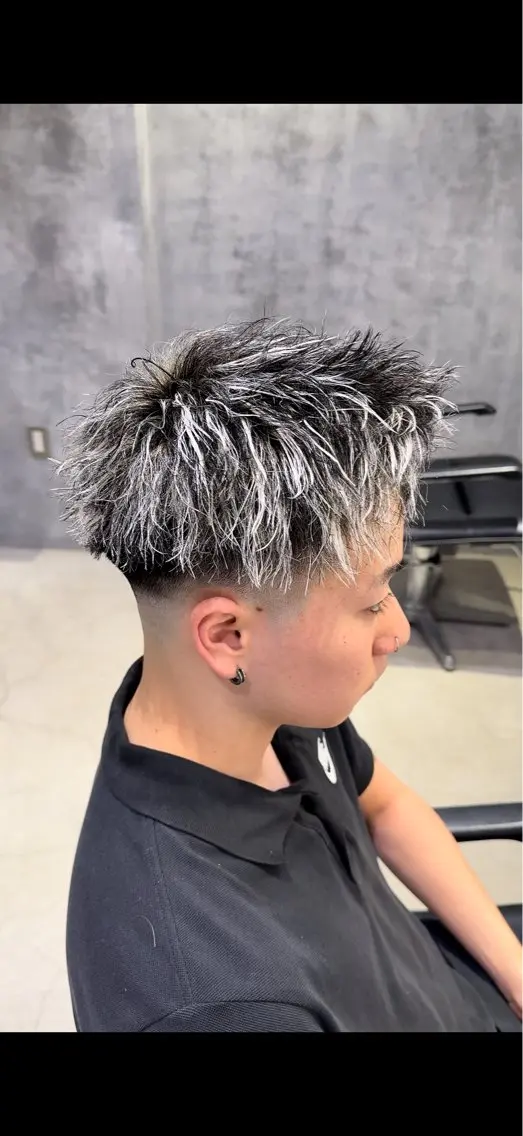 ショート カラー パーマ ハイトーンカラー メッシュ ショートヘア ミヤモト ダイキのヘアスタイル