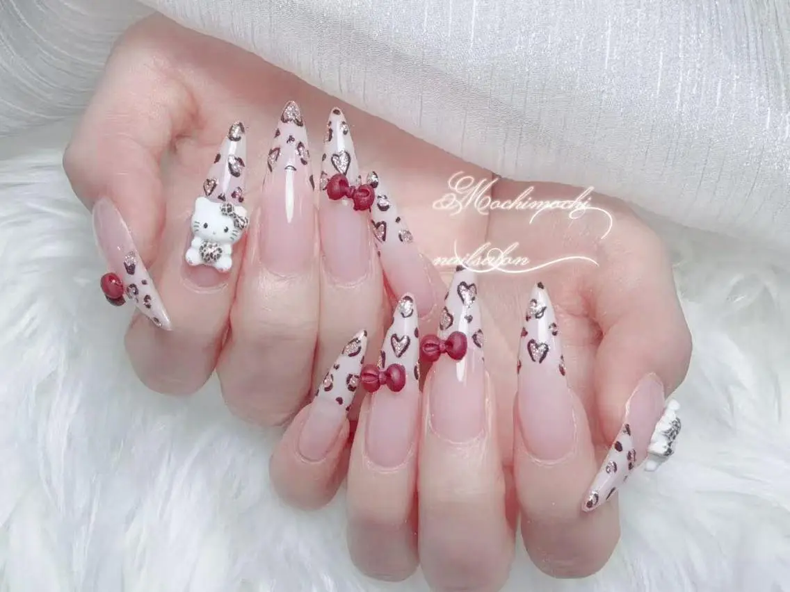 ネイル 長さ出し キラキラネイル 韓国ネイル ロングネイル マグネットネイル ハンドネイル ハンドケア 🎀Reina🎀 長さ出し新宿のネイルデザイン