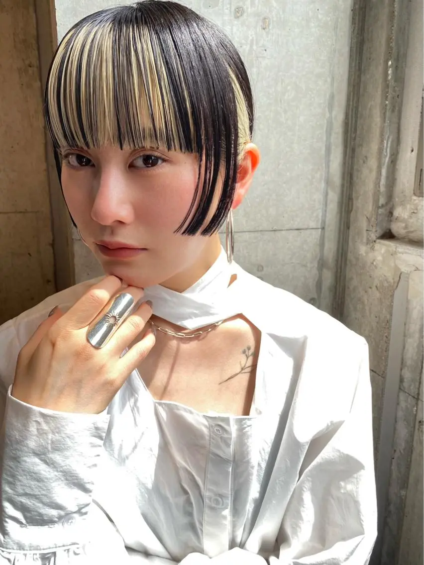 肌映えカラー+ハイライトカラー+美補修トリートメントの写真