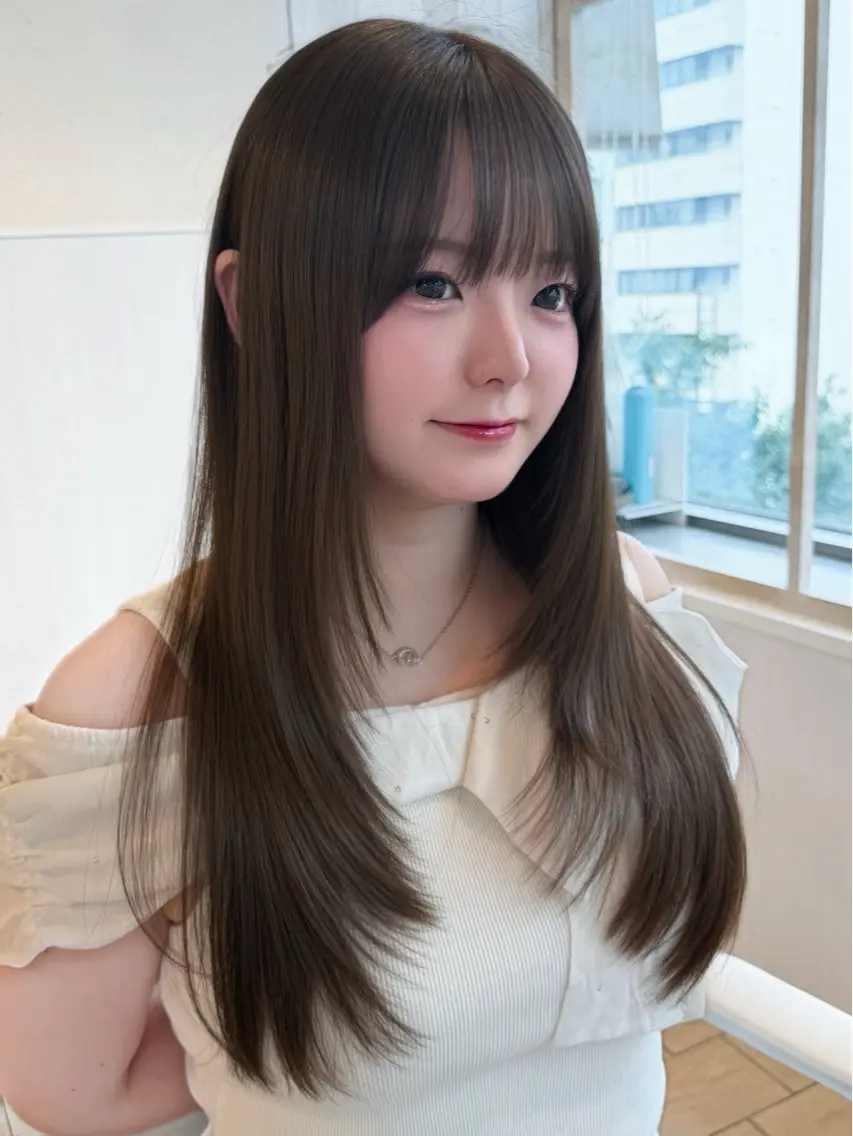 ロング カット パーマ トリートメント 表参道小顔カット前髪 割れ改善クロスパーマのヘアスタイル
