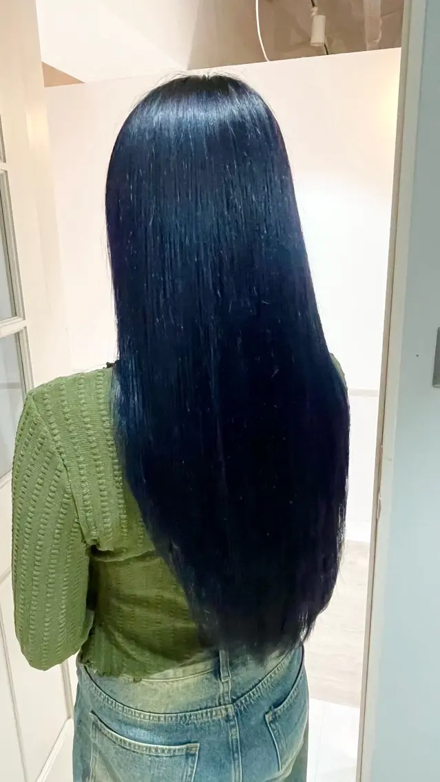 カラー ブルーカラー ネイビーカラー ニトウ レイナのヘアスタイル