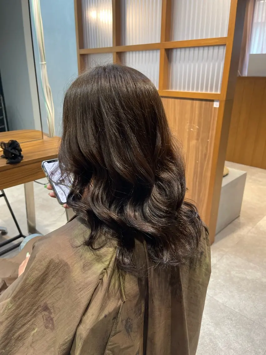 セミロング カラー カット トリートメント EIGHT 濱田響のヘアスタイル