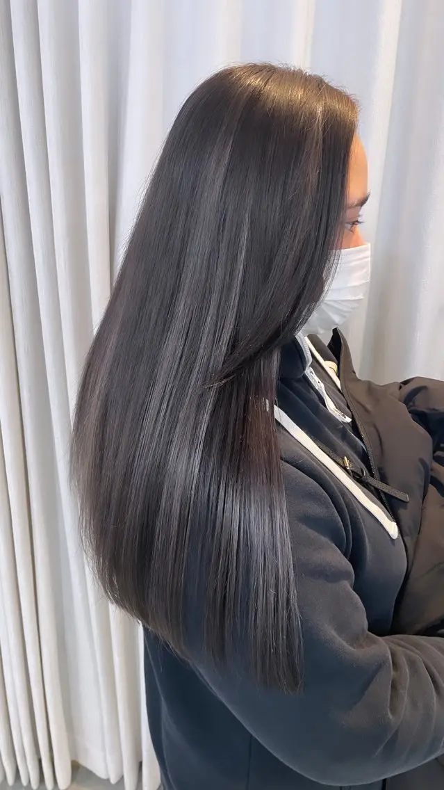 ロング カラー エクステ 髪質改善 Mii. 内田萌々のヘアスタイル