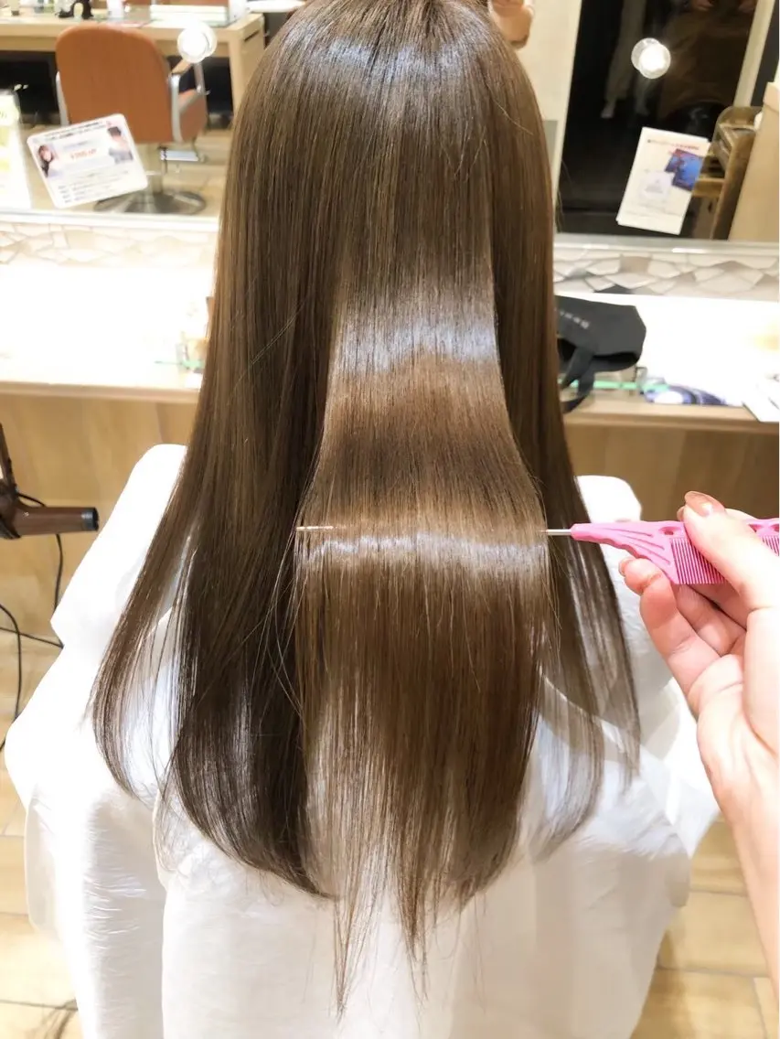 ロング 新宿 愛香のヘアスタイル