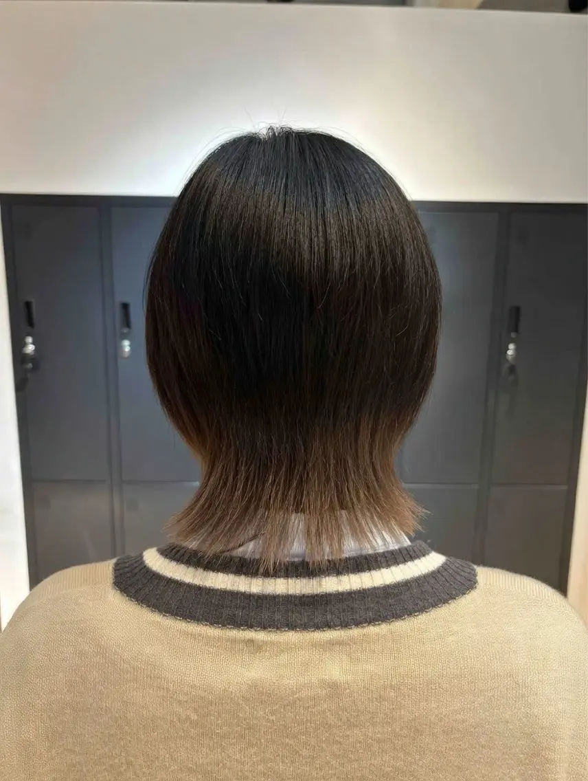 ミディアム カラー ベージュカラー ブリーチ ダブルカラー イヤリングカラー インナーカラー ヘアカラー 🌊インナーカラー 🐬櫻井海星のヘアスタイル